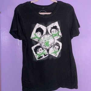 Hot Topic Women’s 5SOS Tee